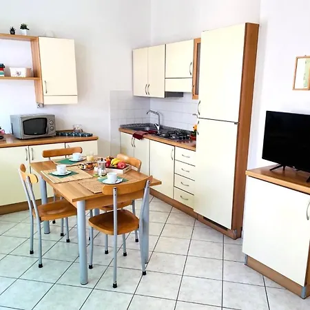 Trilocale Con Spazio Esterno 40 M Dal Mare 公寓 *