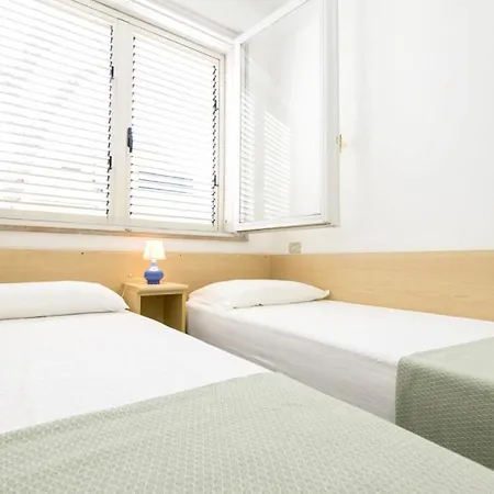 Trilocale Con Spazio Esterno 40 M Dal Mare *