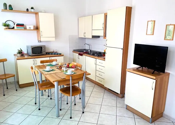 Trilocale Con Spazio Esterno 40 M Dal Mare Apartamento *